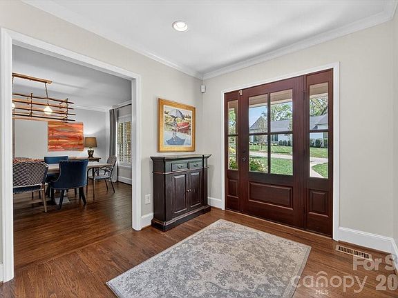 4th image of 308 Robmont Rd