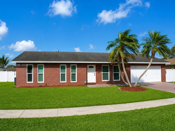 177 Dove Cir, Royal Palm Beach, FL 33411