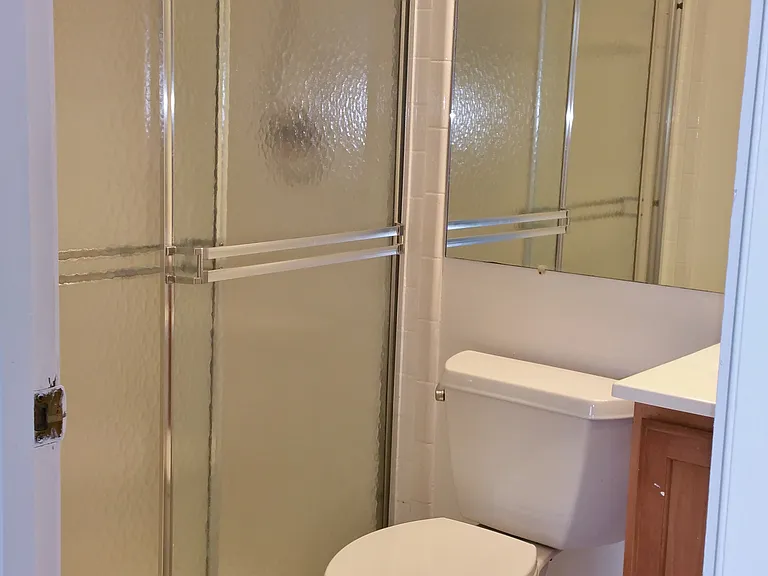 800 E Henry Clay St #207 — Photo 9