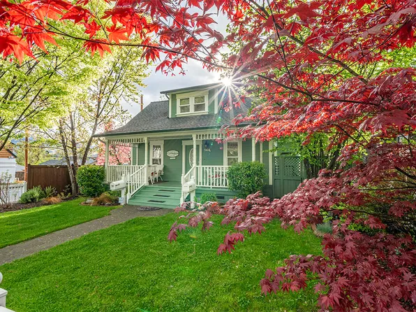 144 N 2nd St, Ashland, OR 97520