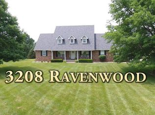 3208 Ravenwood Dr, Godfrey, IL 62035