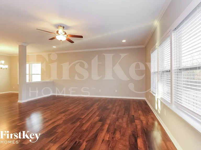 3845 Streamside Dr — Photo 4