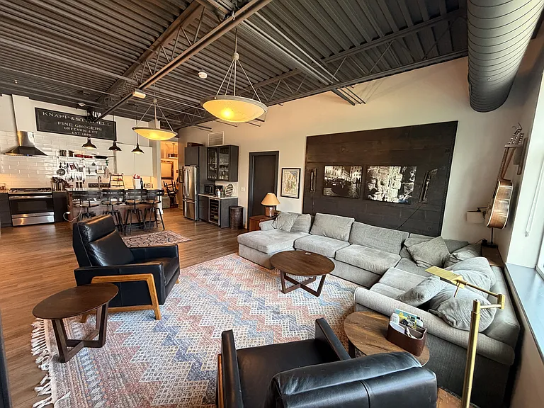 337 University Ave #2A — Photo 3