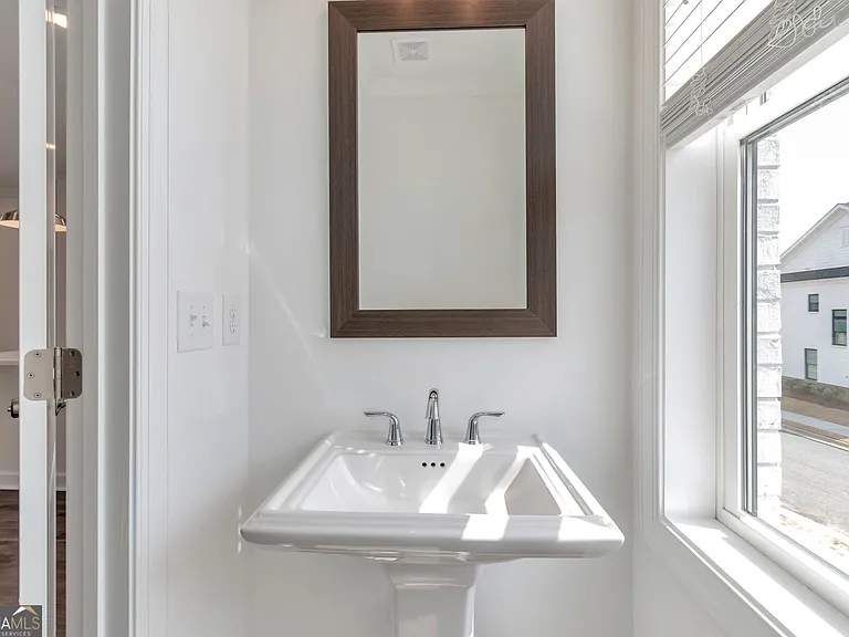 1140 Larkin Dr — Photo 8