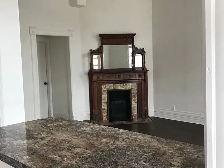 1827 W Riverside Ave — Photo 2