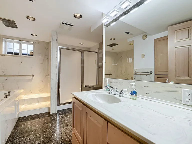 5204 SW Pritchard St — Photo 11