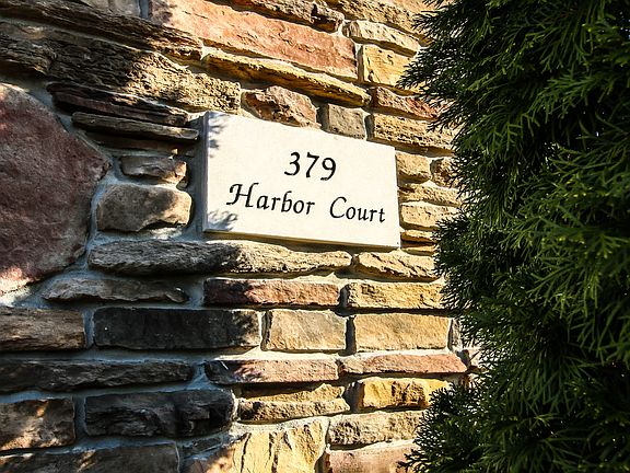 4th image of 379 Harbor Ct