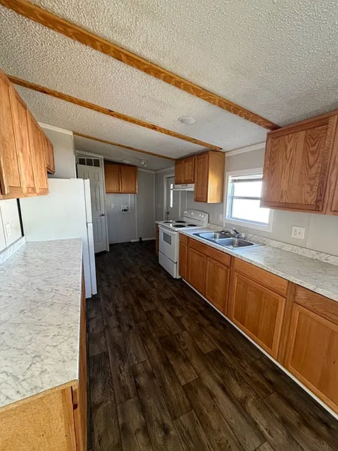 916 Martin Luther King Jr Blvd - 39 — Photo 2