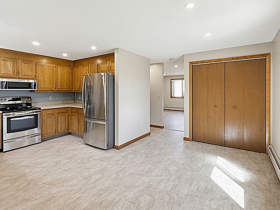 4th image of 27 Church St #1