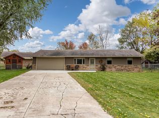402 9th Avenue Cir NW, Kasson, MN 55944