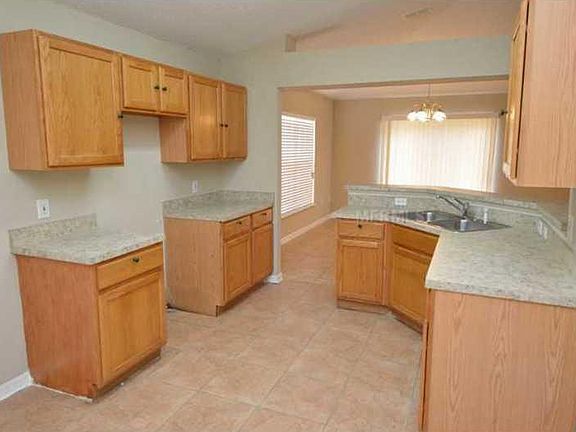 3rd image of 6862 Pomeroy Cir
