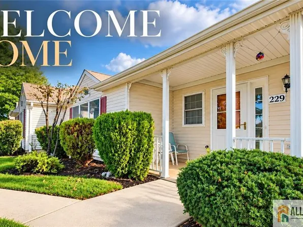 229 N Pondview Blvd, Monroe Township, NJ 08831