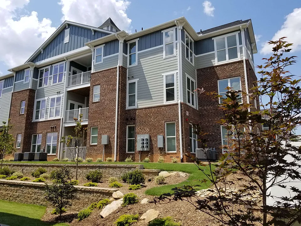 Palisades at Waters Edge