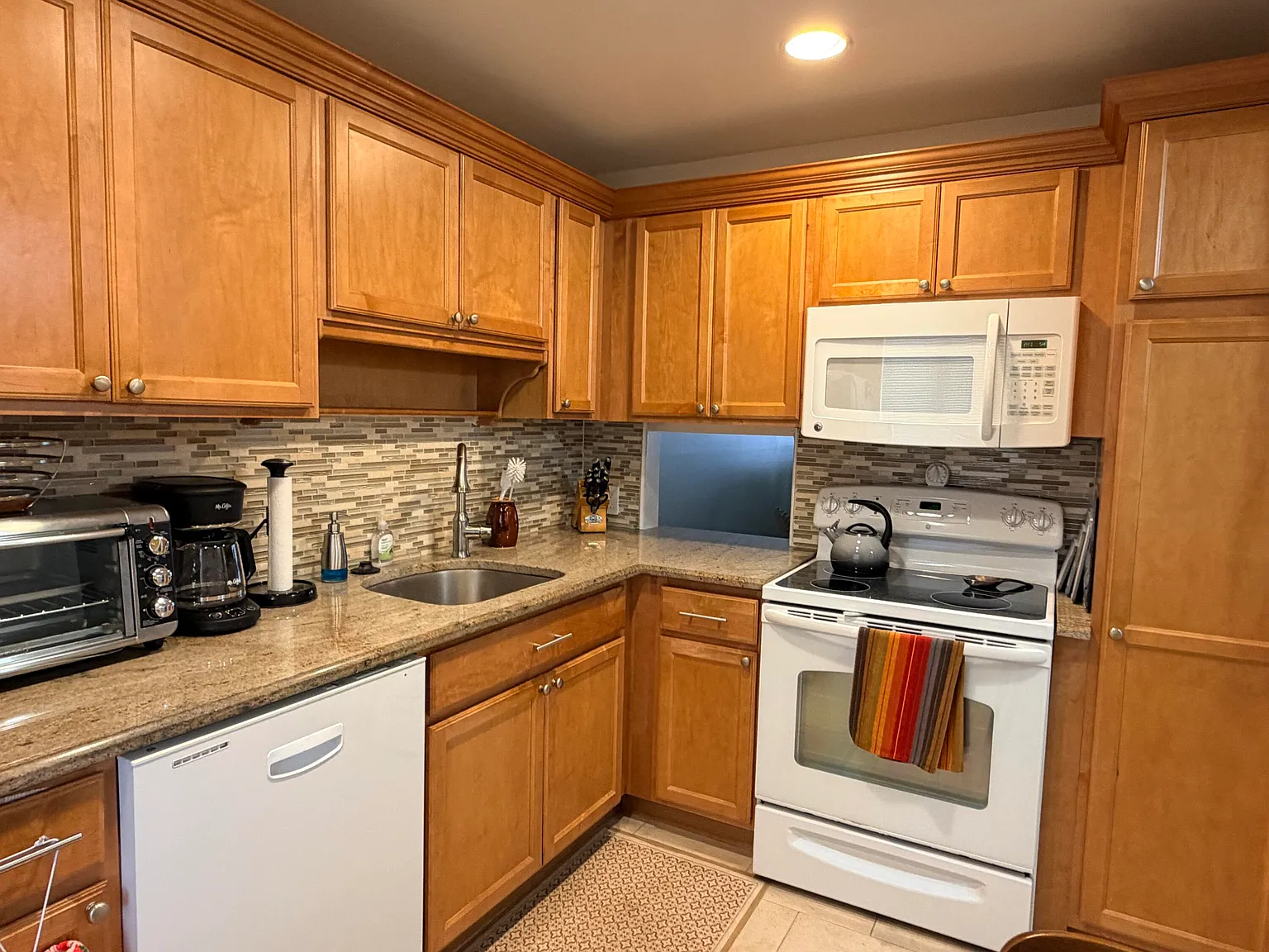 2 bed, 2.0 bath, 1005 sqft, $2,900 — Photo 2