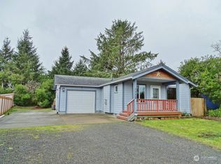 112 Seagate St SW, Ocean Shores, WA 98569