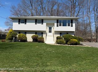 19 Park Ln E, Mountain Top, PA 18707