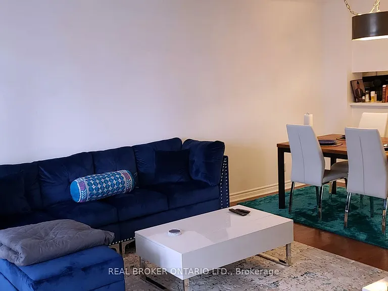 711 Bay St #1415 — Photo 2