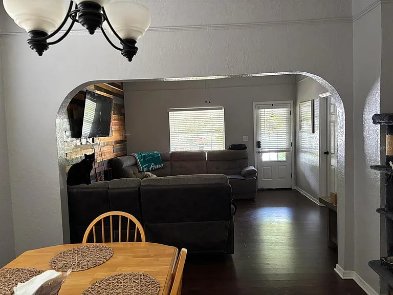 713 Illinois Ave — Photo 3