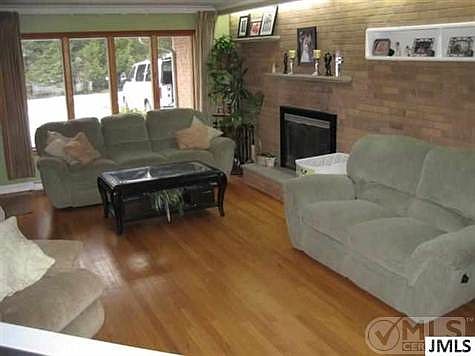 4th image of 1048 Westfield Dr