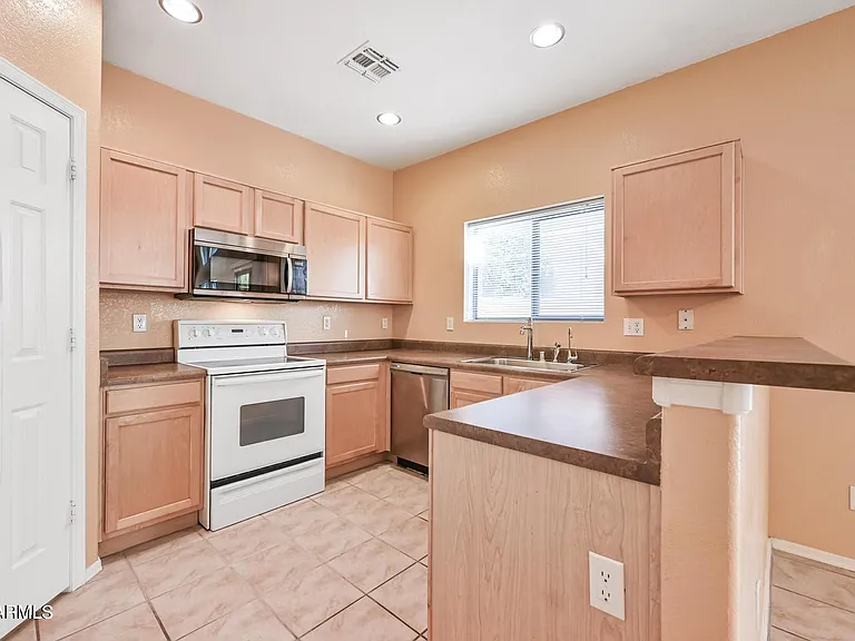 2621 E Waterview Ct — Photo 8
