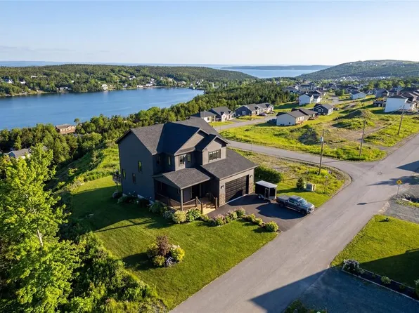 118 Sgt Donald Lucas Drive, Paradise, NL A1L4E1