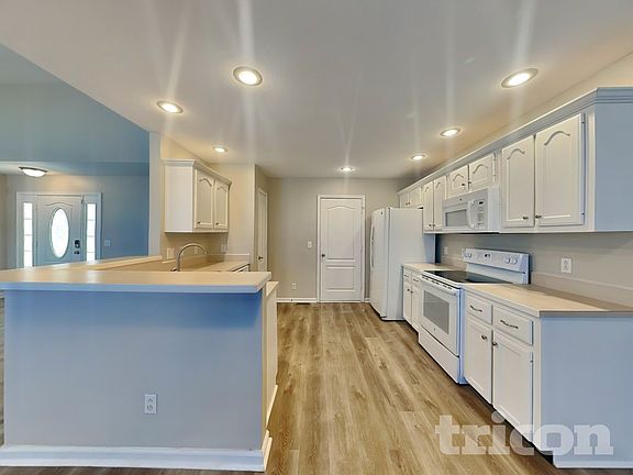 4th image of 505 Arabian Ln