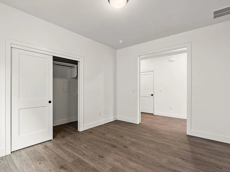 1806 N Black Elm Ln — Photo 12