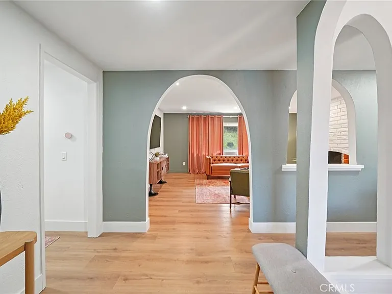 1500 Country Club Dr — Photo 6