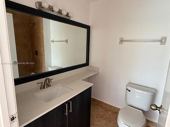 4th image of 16639 Hemingway Dr #16639