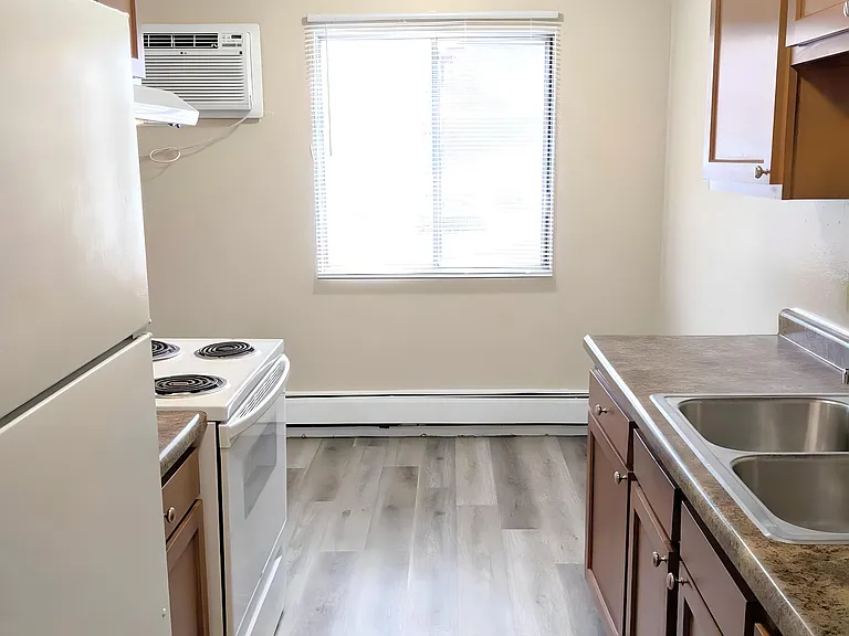 1858 Magnolia Ave E #304 — Photo 9