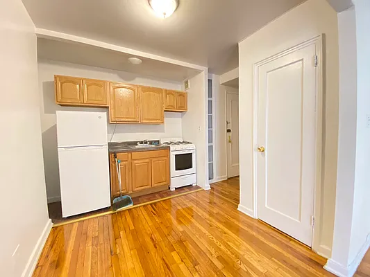 Rented by Queens Apartments Realty LLC | media 15