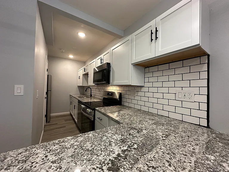 314 Oak St #12 — Photo 22