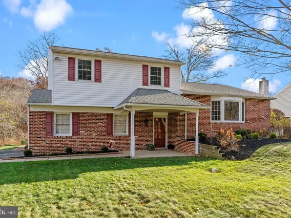 292 Old Mill Dr, Langhorne, PA 19047