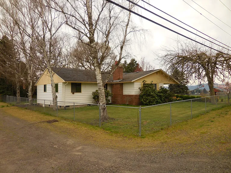 12935 SW Spring Hill Rd — Photo 6