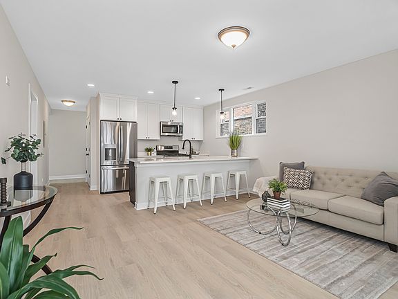 3rd image of 5412 N Winthrop Ave #2