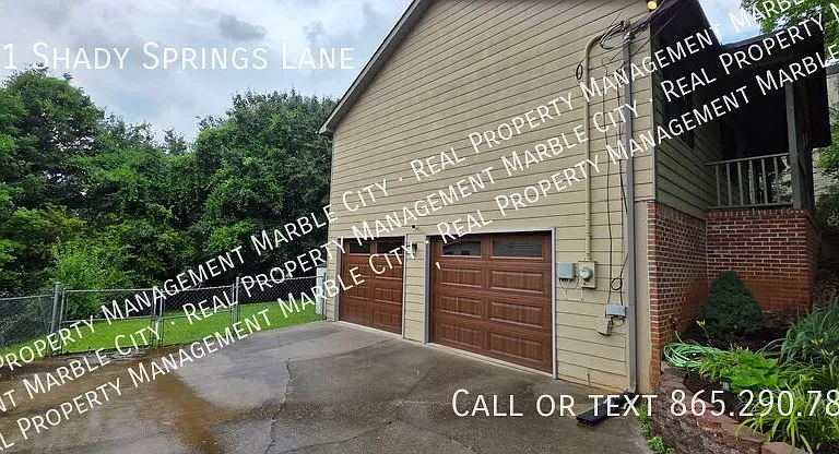 721 Shady Springs Ln — Photo 4