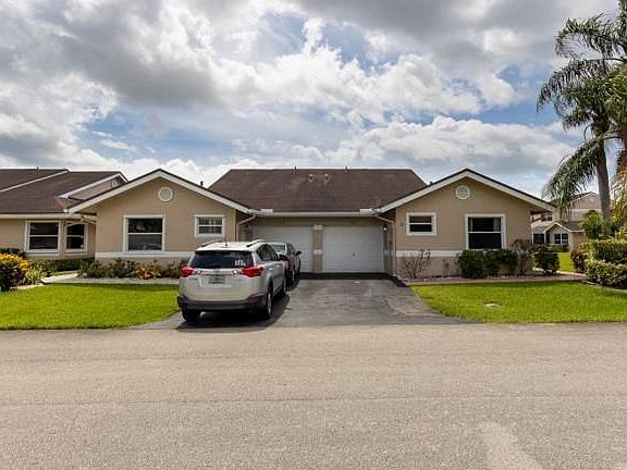 3rd image of 5200 W Lakes Dr #0