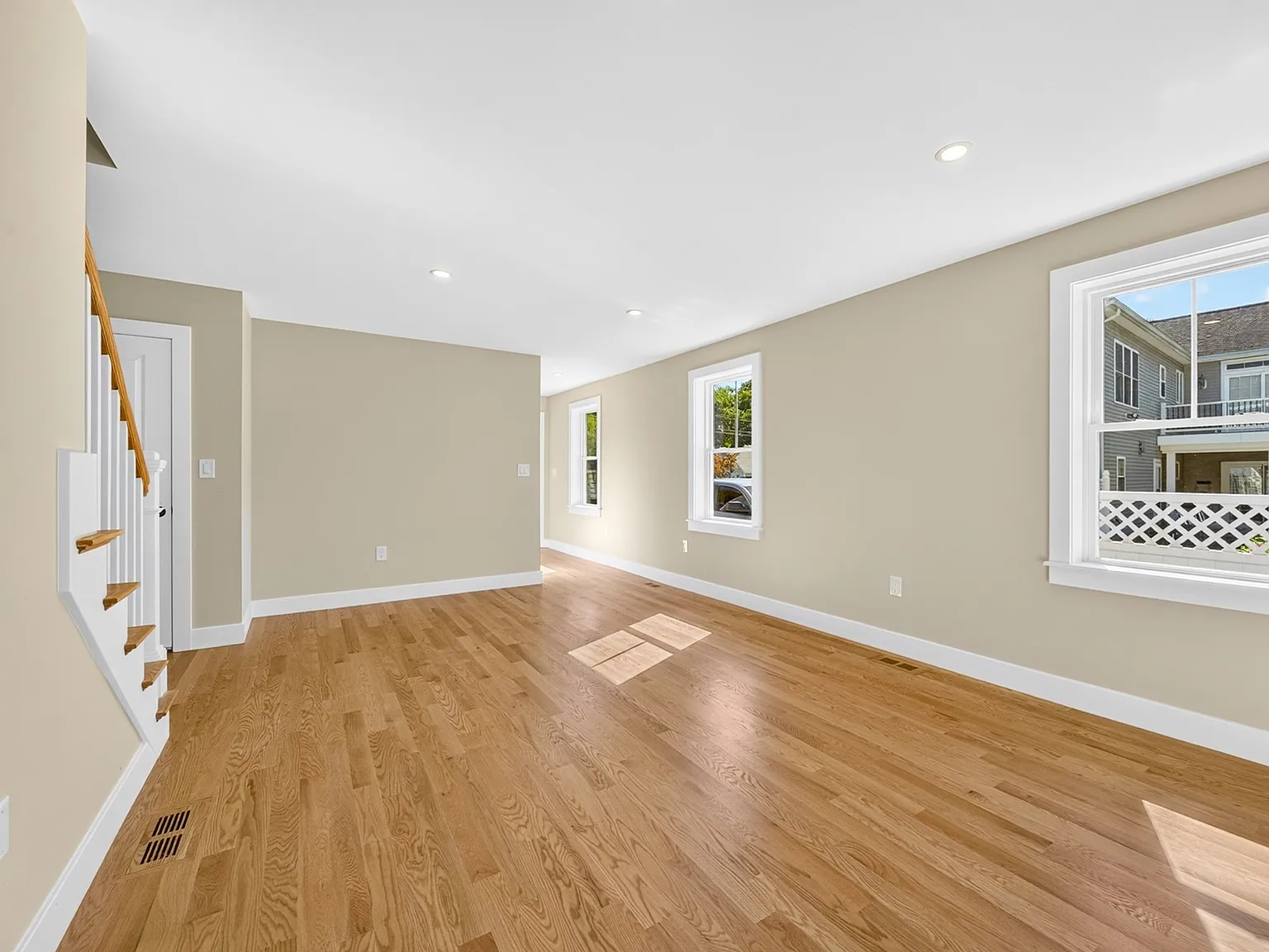 4 bed, 2.5 bath, 2639 sqft, $4,250 — Photo 4