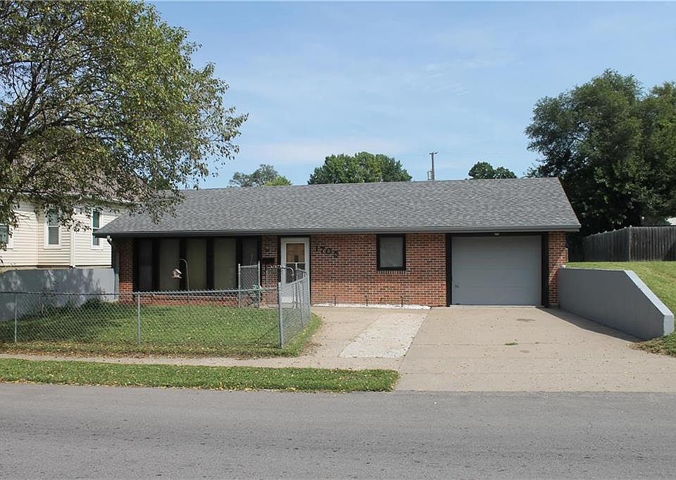1st image of 1705 Grand Ave