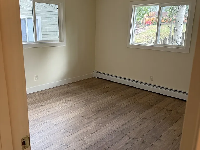 904 W Lorraine Ave — Photo 12