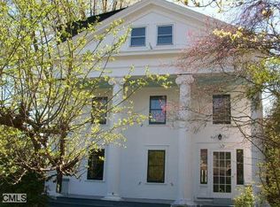 470 Beach Rd, Fairfield, CT 06824