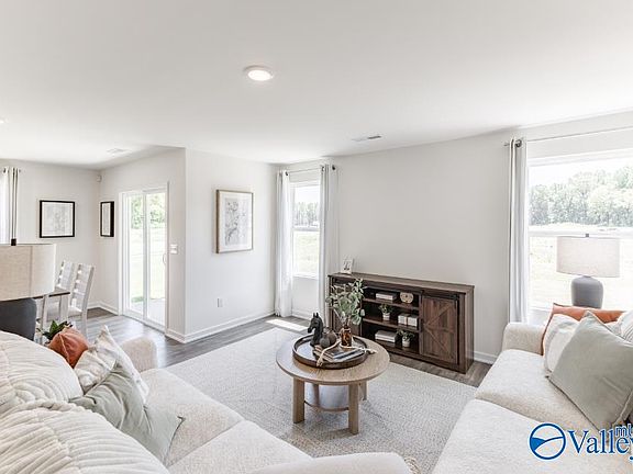 4th image of 126 Snapdragon Rd