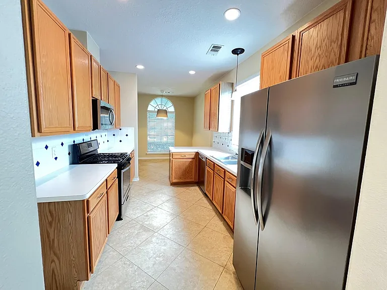 2910 Blue Dawn Dr — Photo 4