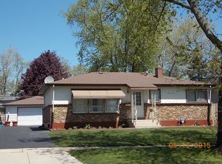 1904 Edgewood Rd, Waukegan, IL 60087