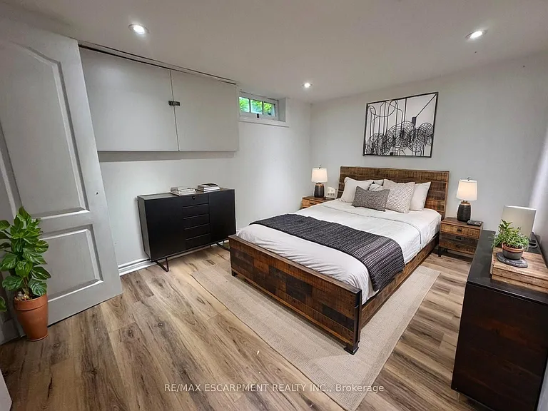 46 Plains Rd E #LOWER — Photo 11