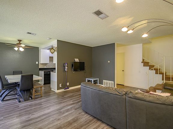 4th image of 16917 Kemerton Pl