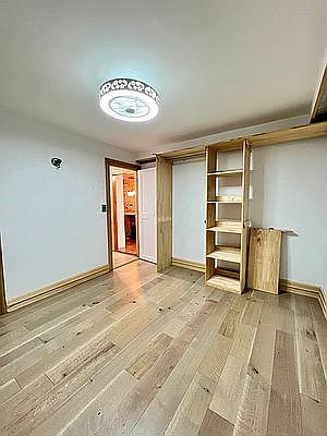 5th image of 80 Mackay Pl #1
