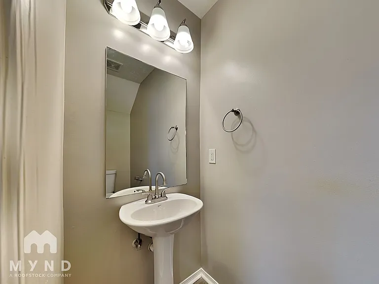 2838 Creekbend Dr — Photo 19