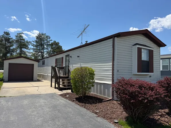 17 Cardinal Dr, Beecher, IL 60401