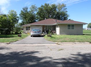 210 N Liberty St, Blue Hill, NE 68930